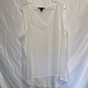 Banana Republic Cream Sleeveless Blouse with V-Neck